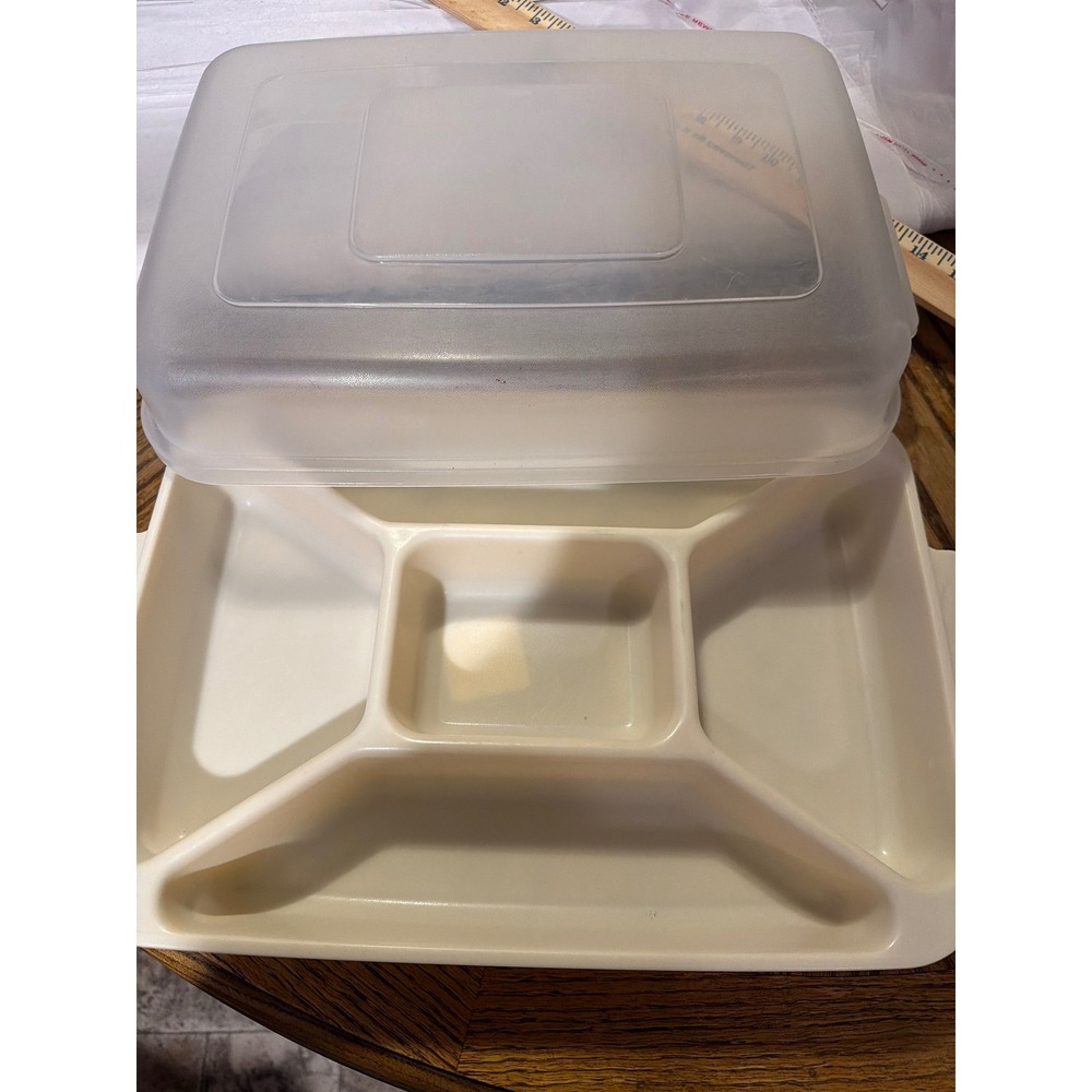 Vintage Rubbermaid Servin Saver 5 Compartment Divided Food Storage Tray with Lid
